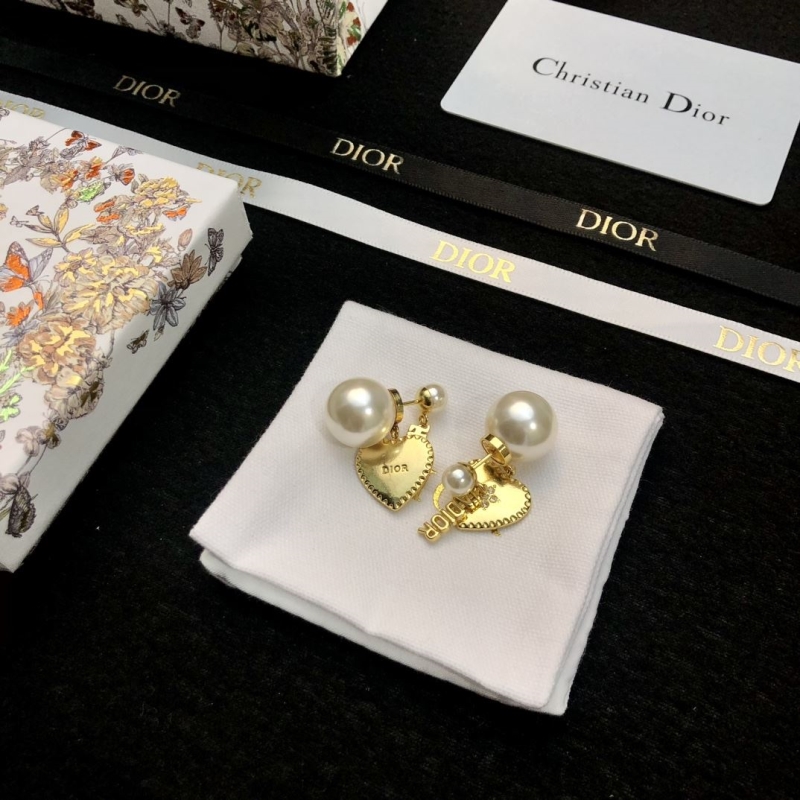 chr1st1an D10r earrings
